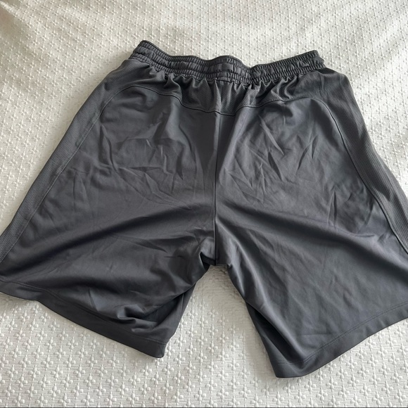 Under Armour Mens “UCLA Basketball” Grey Basketball Style Shorts | Size Medium - Picture 3 of 4